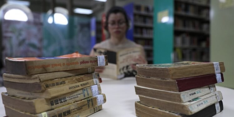 Governo do Amazonas incentiva hábito da leitura com atividades em suas bibliotecas