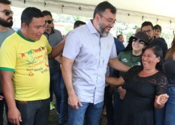 Governador Wilson Lima entrega três ramais pavimentados, beneficiando 800 famílias em Iranduba