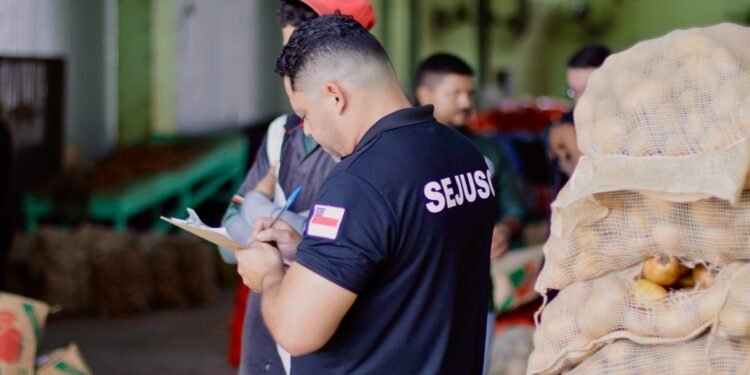 Governo do Amazonas averigua denúncia de migrantes em trabalho análogo à escravidão