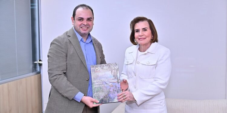 TCE-AM entrega Prestação de Contas à Aleam e reforça parceria institucional no último dia do prazo para gestores