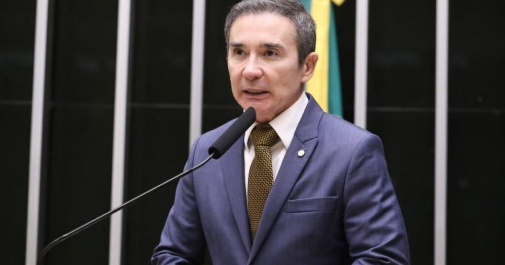Projeto propõe canais permanentes e bloqueio emergencial para proteger idosos de fraudes