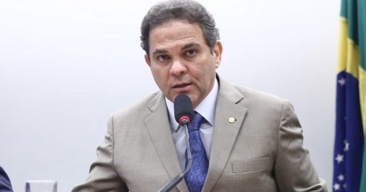 Imagens e frases sobre açaí também seriam limitadas por projeto na Câmara